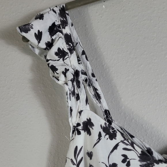 Urban Romantics Babydoll Open Back Top Size L Floral Flutter Black White Y2K Tie - Picture 2 of 11